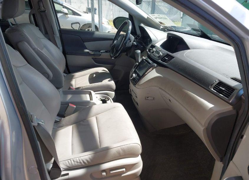 Photo 5 of 2014 Honda Odyssey TOURING/TOURING ELITE (VIN 5FNRL5H95EB005976)