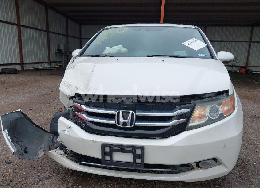 Photo 6 of 2014 Honda Odyssey TOURING/TOURING ELITE (VIN 5FNRL5H95EB059729)