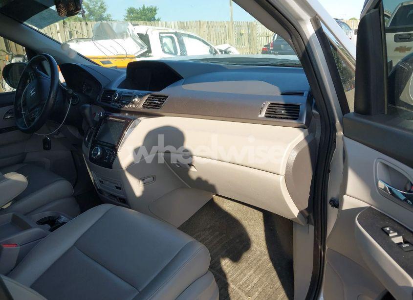 Photo 5 of 2014 Honda Odyssey TOURING/TOURING ELITE (VIN 5FNRL5H95EB108427)