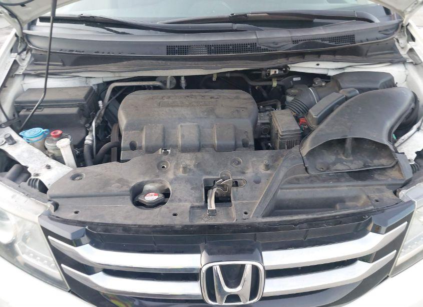 Photo 10 of 2016 Honda Odyssey TOURING/TOURING ELITE (VIN 5FNRL5H95GB053173)