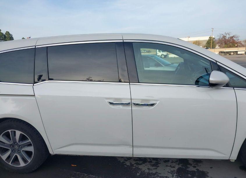 Photo 13 of 2016 Honda Odyssey TOURING/TOURING ELITE (VIN 5FNRL5H95GB053173)