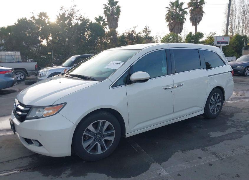 Photo 2 of 2016 Honda Odyssey TOURING/TOURING ELITE (VIN 5FNRL5H95GB053173)