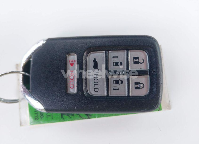 Photo 11 of 2016 Honda Odyssey TOURING/TOURING ELITE (VIN 5FNRL5H95GB061029)