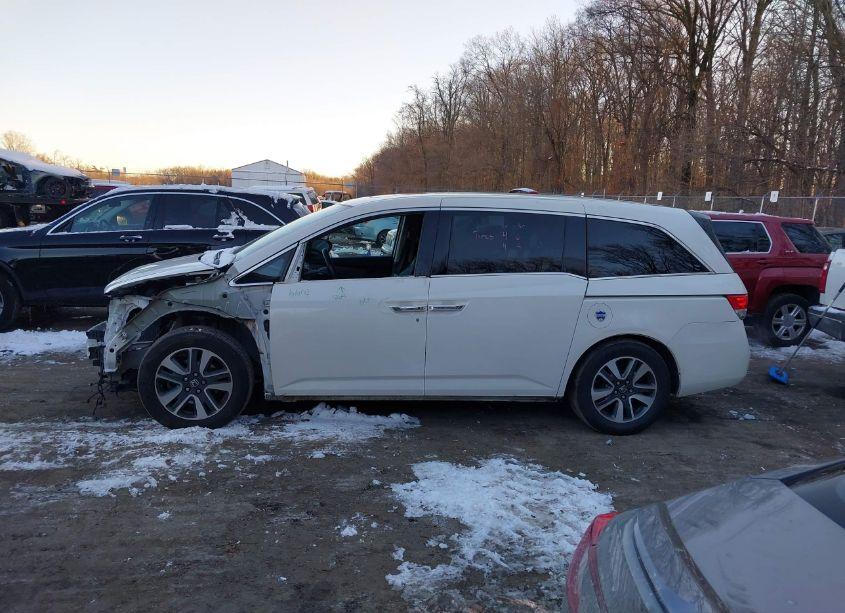 Photo 15 of 2016 Honda Odyssey TOURING/TOURING ELITE (VIN 5FNRL5H95GB072189)