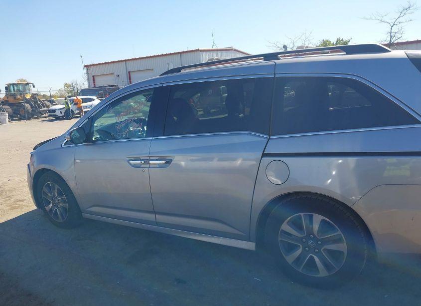 Photo 14 of 2016 Honda Odyssey TOURING/TOURING ELITE (VIN 5FNRL5H95GB085184)
