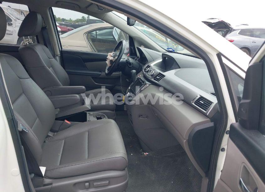 Photo 5 of 2017 Honda Odyssey TOURING/TOURING ELITE (VIN 5FNRL5H95HB015881)