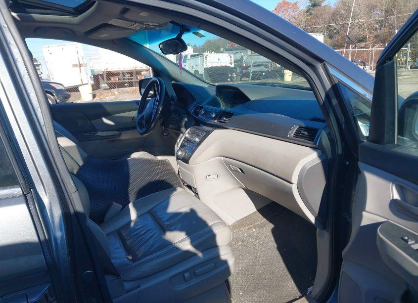 Photo 5 of 2011 Honda Odyssey TOURING/TOURING ELITE (VIN 5FNRL5H96BB015976)