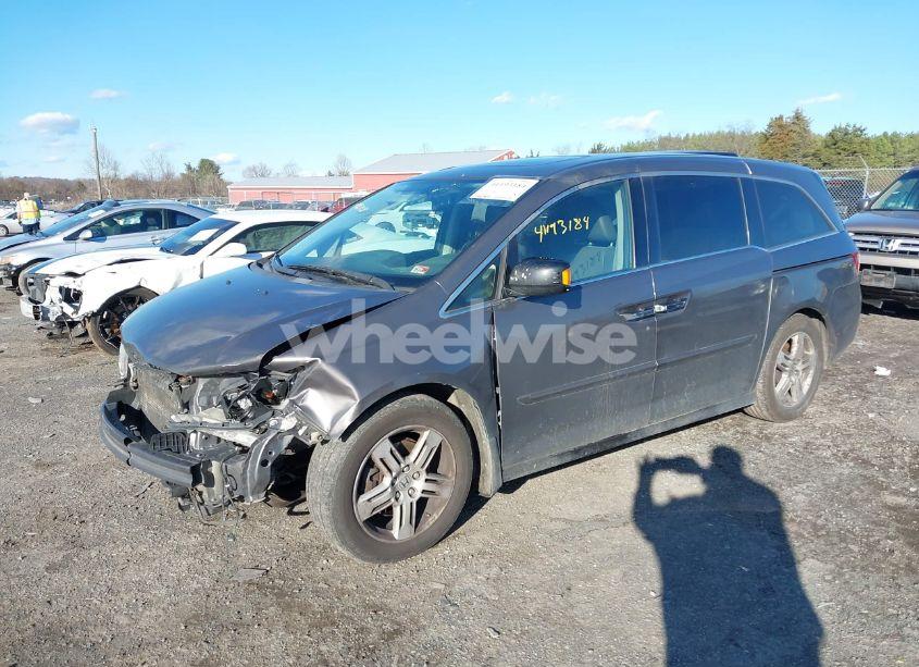 Photo 2 of 2013 Honda Odyssey TOURING/TOURING ELITE (VIN 5FNRL5H96DB027113)