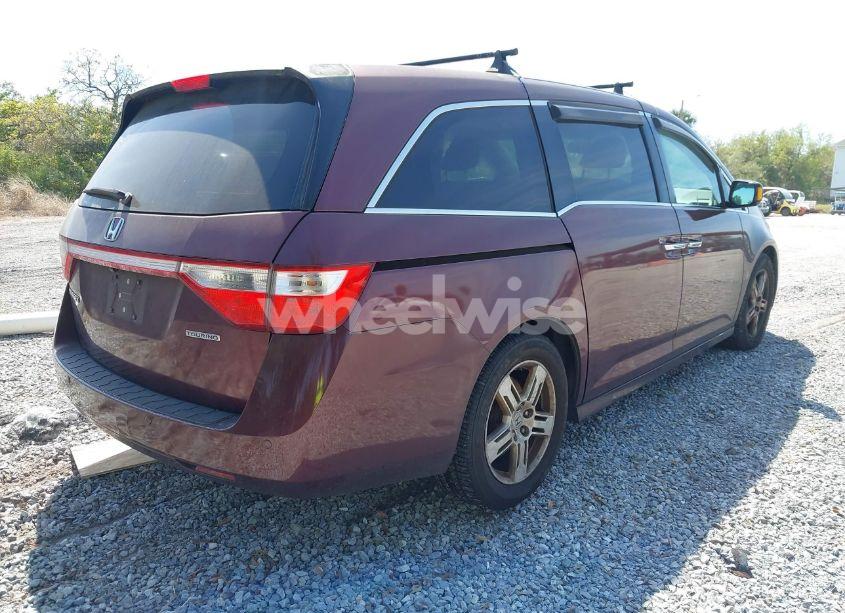 Photo 4 of 2013 Honda Odyssey TOURING/TOURING ELITE (VIN 5FNRL5H96DB037947)