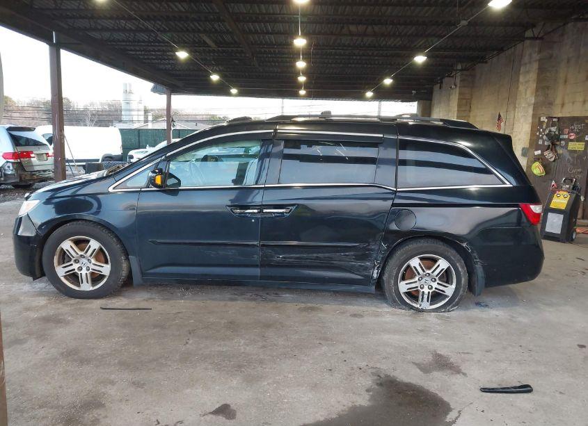 Photo 14 of 2013 Honda Odyssey TOURING/TOURING ELITE (VIN 5FNRL5H96DB044753)