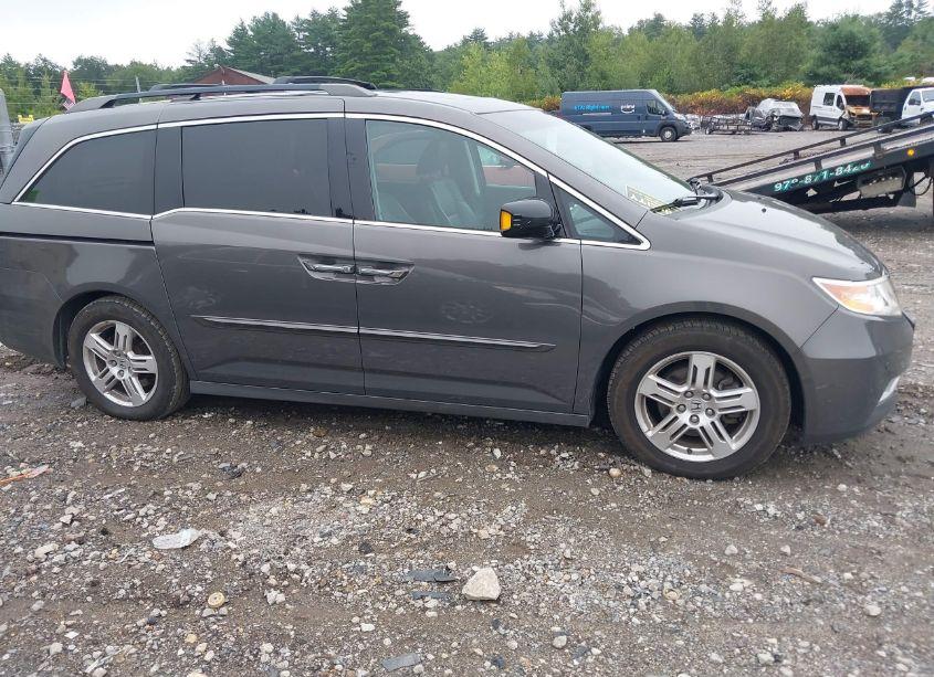 Photo 13 of 2013 Honda Odyssey TOURING/TOURING ELITE (VIN 5FNRL5H96DB085643)