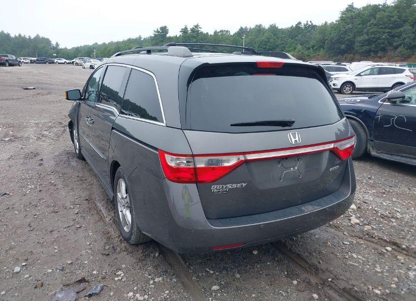 Photo 3 of 2013 Honda Odyssey TOURING/TOURING ELITE (VIN 5FNRL5H96DB085643)