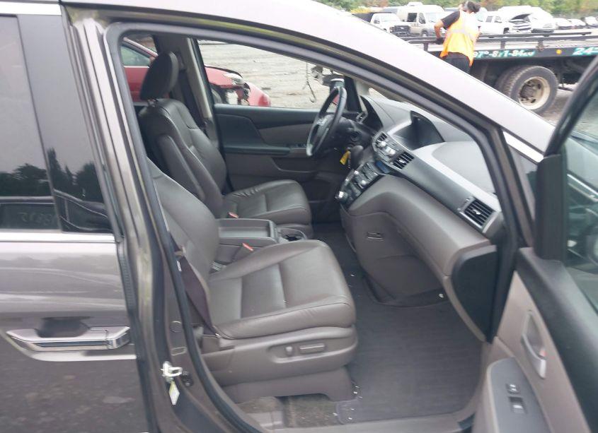 Photo 5 of 2013 Honda Odyssey TOURING/TOURING ELITE (VIN 5FNRL5H96DB085643)
