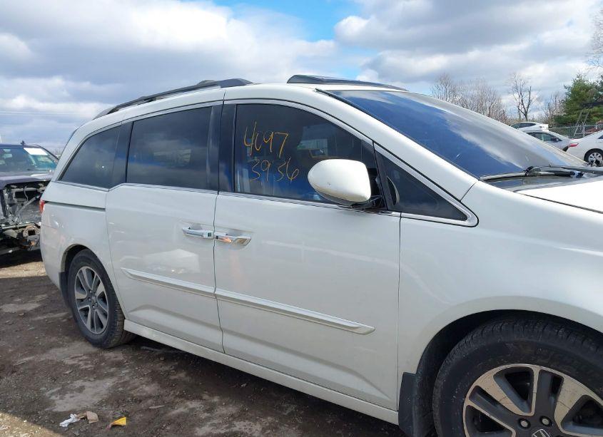 Photo 14 of 2015 Honda Odyssey TOURING/TOURING ELITE (VIN 5FNRL5H96FB038759)