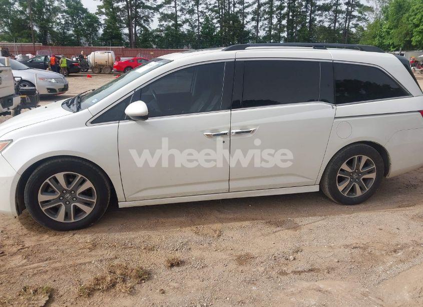 Photo 14 of 2015 Honda Odyssey TOURING/TOURING ELITE (VIN 5FNRL5H96FB045968)