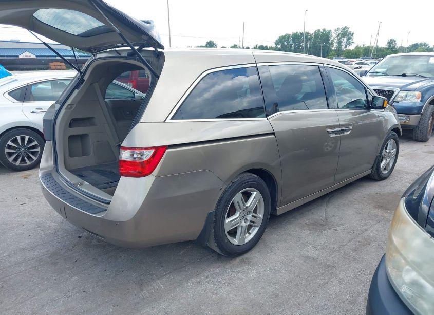 Photo 4 of 2011 Honda Odyssey TOURING/TOURING ELITE (VIN 5FNRL5H97BB030034)