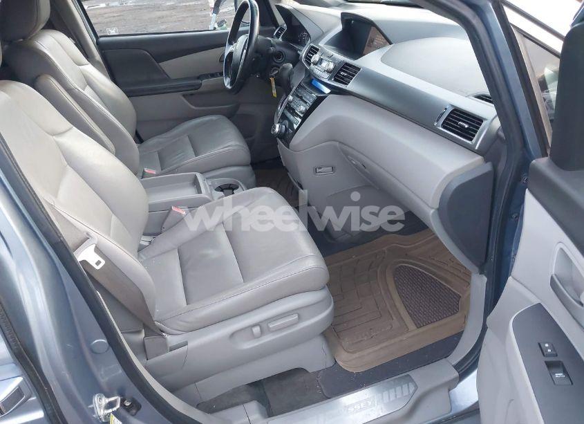 Photo 5 of 2011 Honda Odyssey TOURING/TOURING ELITE (VIN 5FNRL5H97BB085647)