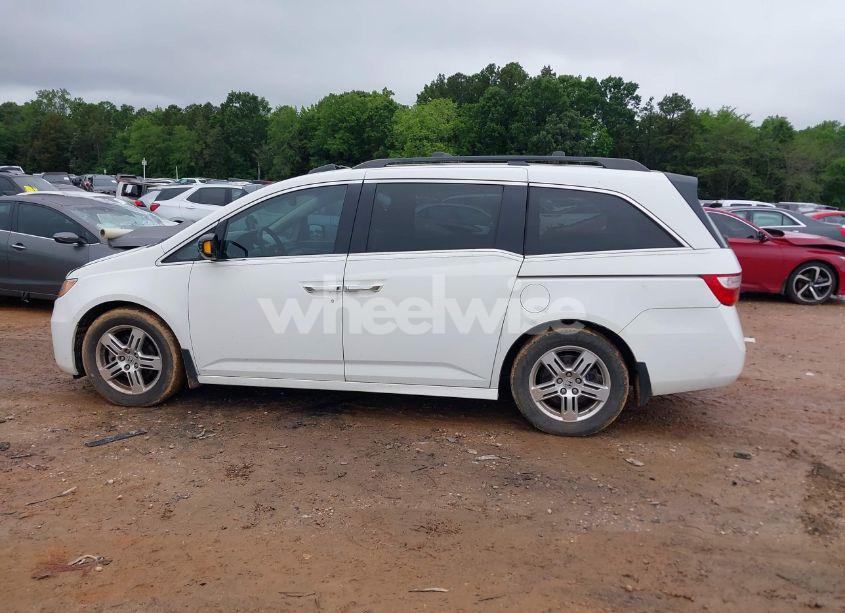 Photo 14 of 2011 Honda Odyssey TOURING/TOURING ELITE (VIN 5FNRL5H97BB088337)