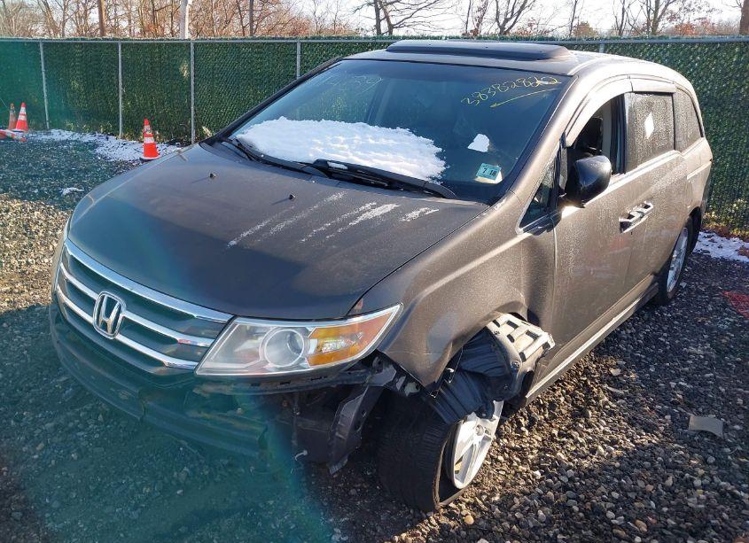 Photo 2 of 2013 Honda Odyssey TOURING/TOURING ELITE (VIN 5FNRL5H97DB009042)