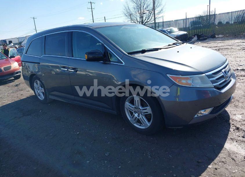 2013 Honda Odyssey TOURING/TOURING ELITE (VIN 5FNRL5H97DB018839) main photo