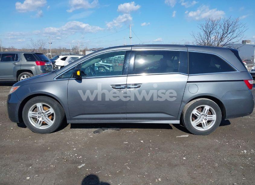 Photo 14 of 2013 Honda Odyssey TOURING/TOURING ELITE (VIN 5FNRL5H97DB018839)