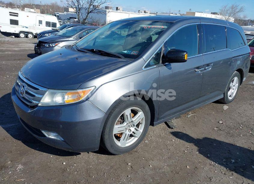 Photo 2 of 2013 Honda Odyssey TOURING/TOURING ELITE (VIN 5FNRL5H97DB018839)