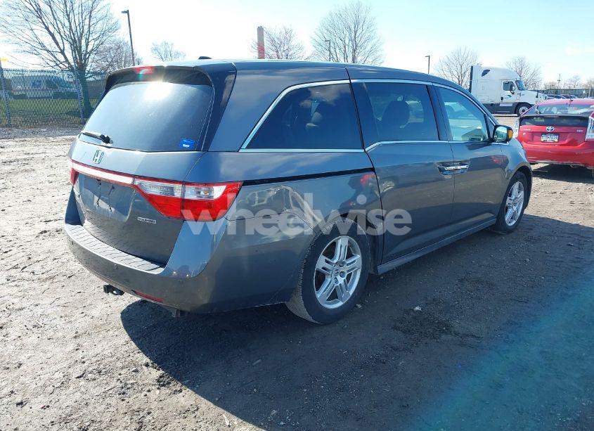 Photo 4 of 2013 Honda Odyssey TOURING/TOURING ELITE (VIN 5FNRL5H97DB018839)