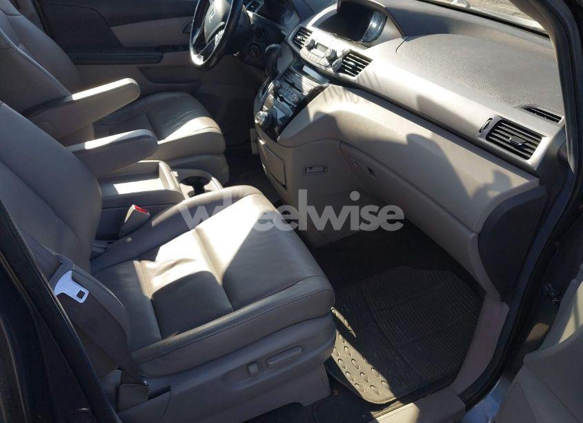 Photo 5 of 2013 Honda Odyssey TOURING/TOURING ELITE (VIN 5FNRL5H97DB018839)