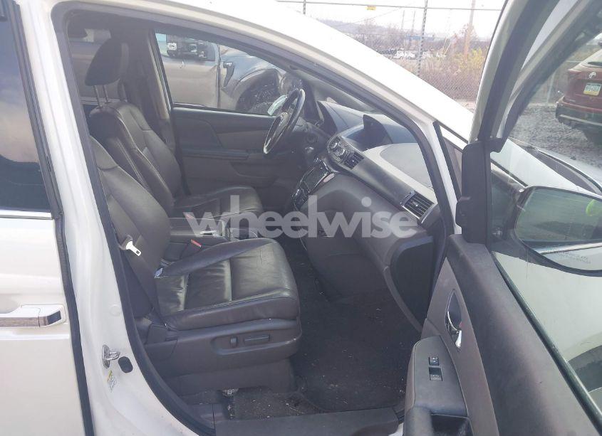 Photo 5 of 2014 Honda Odyssey TOURING/TOURING ELITE (VIN 5FNRL5H97EB065810)