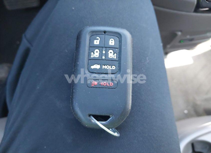 Photo 11 of 2014 Honda Odyssey TOURING/TOURING ELITE (VIN 5FNRL5H97EB101169)