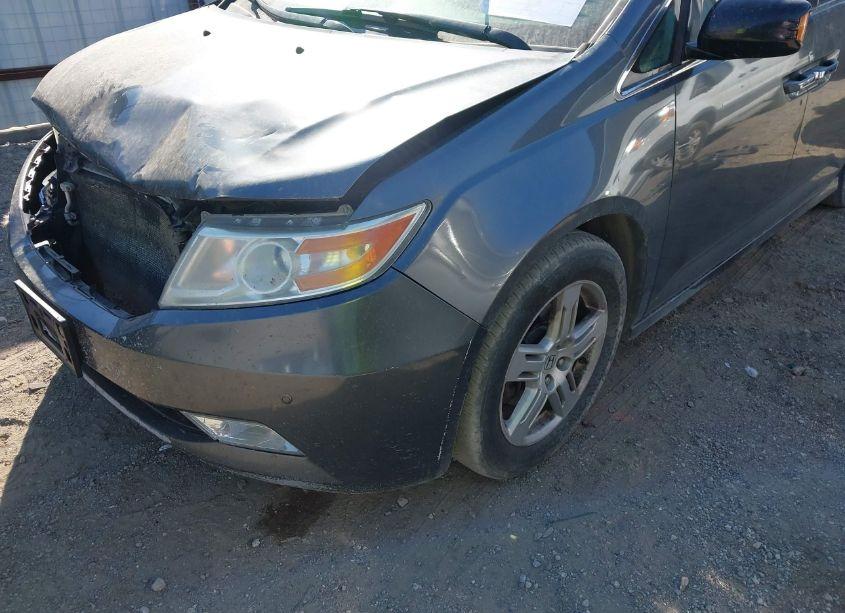 Photo 2 of 2011 Honda Odyssey TOURING/TOURING ELITE (VIN 5FNRL5H98BB002050)