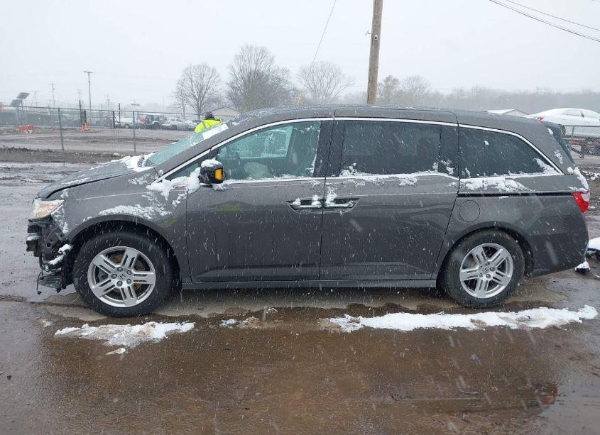 Photo 14 of 2011 Honda Odyssey TOURING/TOURING ELITE (VIN 5FNRL5H98BB015607)