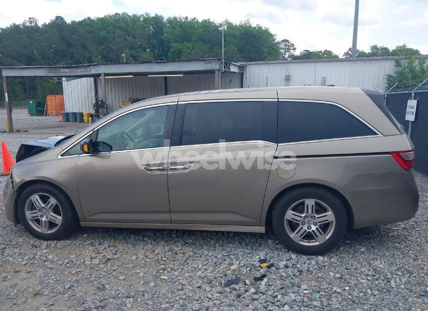 Photo 15 of 2011 Honda Odyssey TOURING/TOURING ELITE (VIN 5FNRL5H98BB095796)
