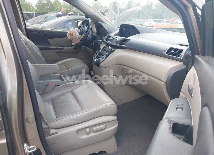 Photo 5 of 2011 Honda Odyssey TOURING/TOURING ELITE (VIN 5FNRL5H98BB095796)