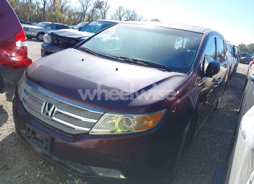 Photo 2 of 2013 Honda Odyssey TOURING/TOURING ELITE (VIN 5FNRL5H98DB010913)