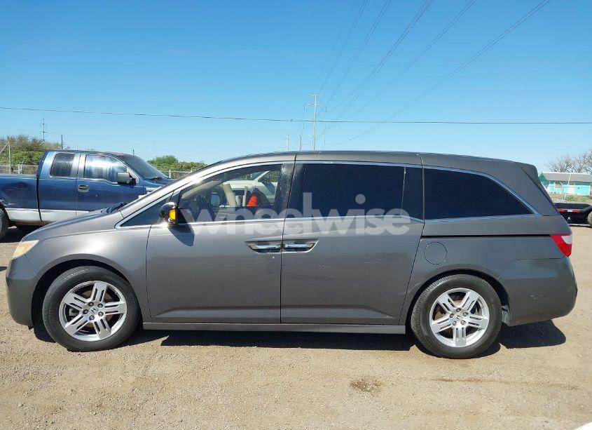 Photo 14 of 2013 Honda Odyssey TOURING/TOURING ELITE (VIN 5FNRL5H98DB085627)