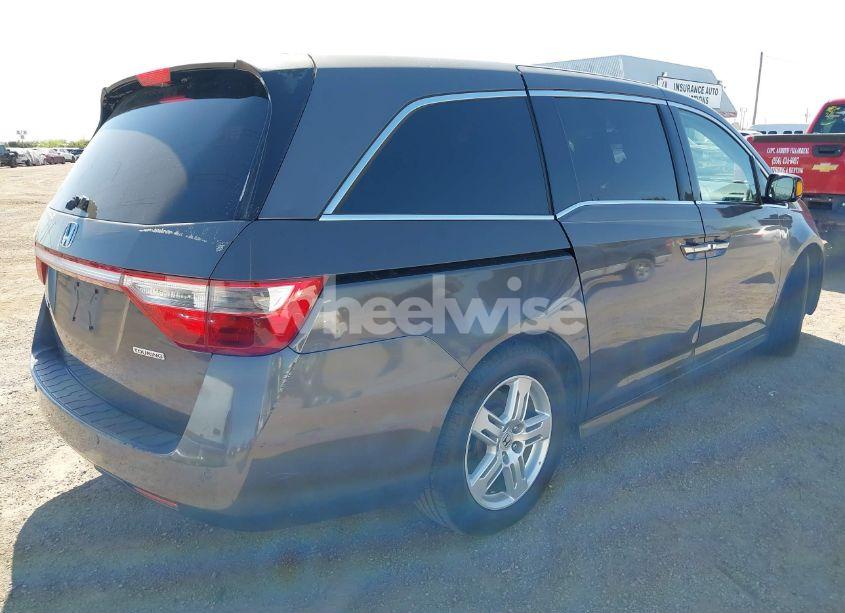 Photo 4 of 2013 Honda Odyssey TOURING/TOURING ELITE (VIN 5FNRL5H98DB085627)