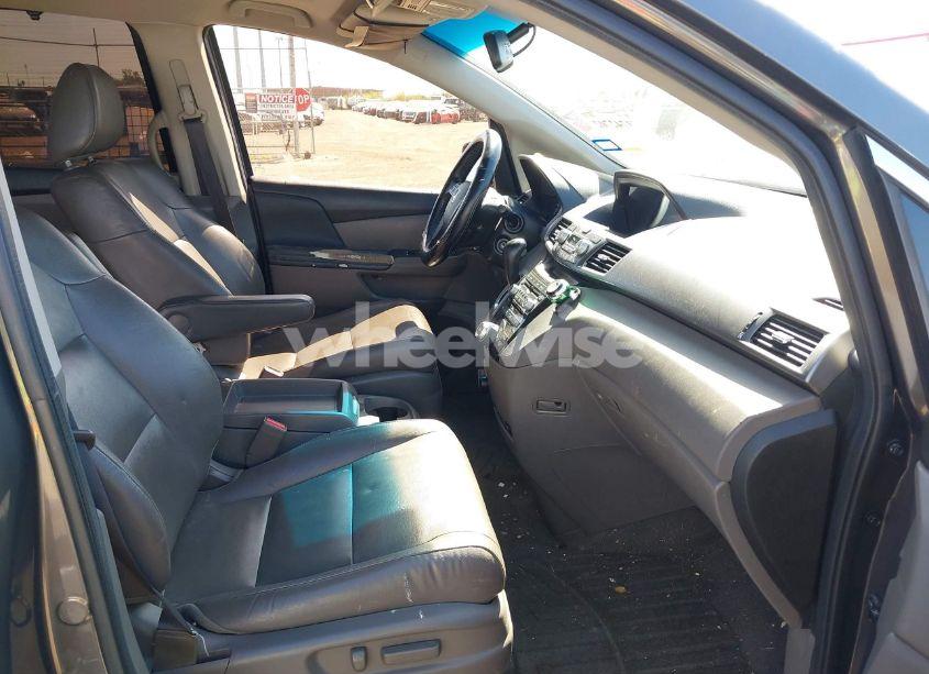 Photo 5 of 2013 Honda Odyssey TOURING/TOURING ELITE (VIN 5FNRL5H98DB085627)