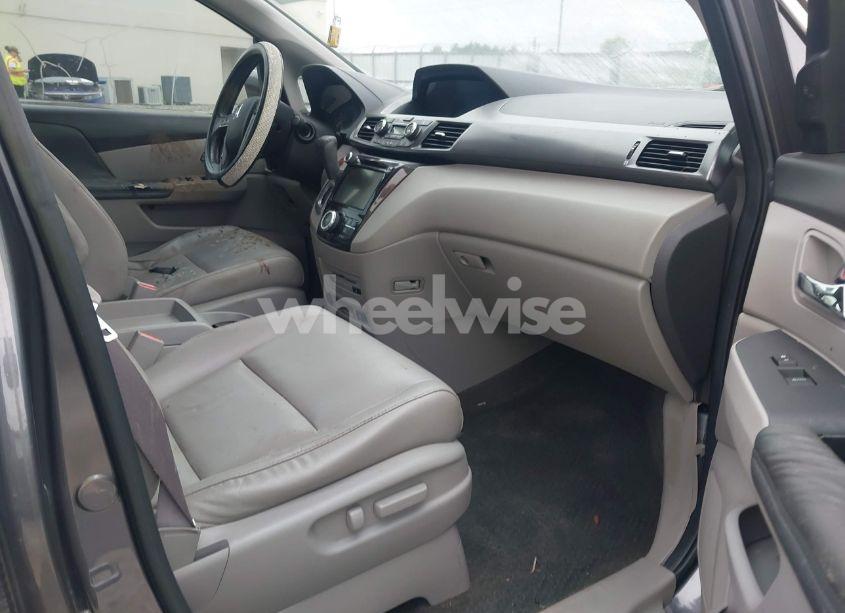 Photo 5 of 2014 Honda Odyssey TOURING/TOURING ELITE (VIN 5FNRL5H98EB008953)