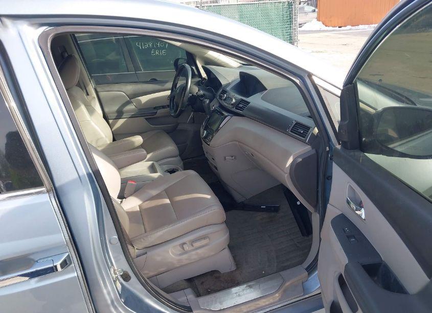 Photo 5 of 2014 Honda Odyssey TOURING/TOURING ELITE (VIN 5FNRL5H98EB055965)