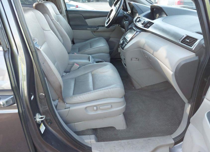 Photo 5 of 2015 Honda Odyssey TOURING/TOURING ELITE (VIN 5FNRL5H98FB127183)