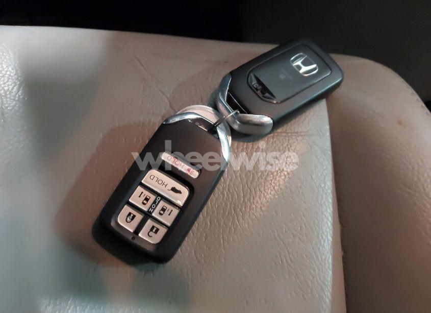 Photo 11 of 2016 Honda Odyssey TOURING/TOURING ELITE (VIN 5FNRL5H98GB033189)