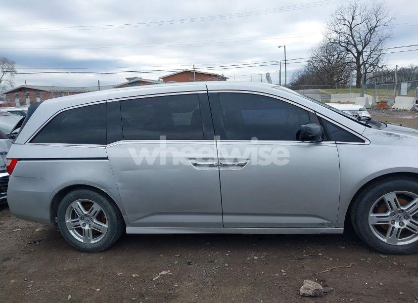 Photo 13 of 2011 Honda Odyssey TOURING/TOURING ELITE (VIN 5FNRL5H99BB003482)