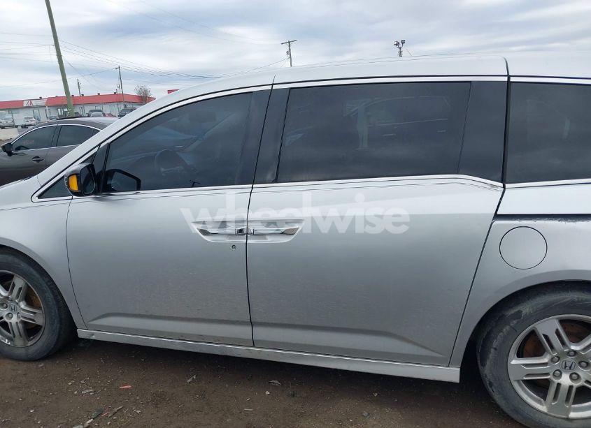 Photo 14 of 2011 Honda Odyssey TOURING/TOURING ELITE (VIN 5FNRL5H99BB003482)