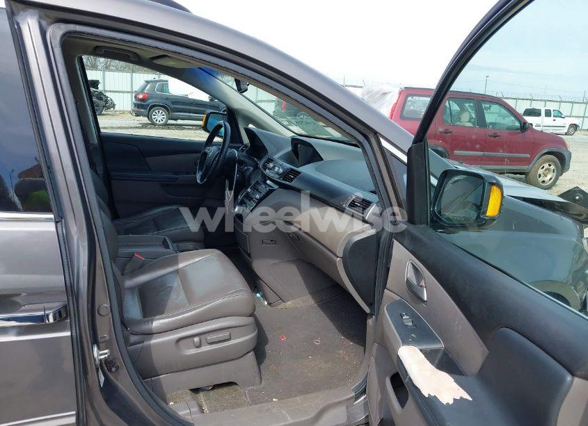 Photo 5 of 2011 Honda Odyssey TOURING/TOURING ELITE (VIN 5FNRL5H99BB004308)