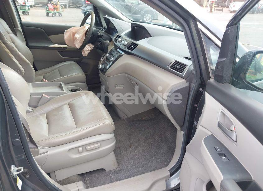 Photo 5 of 2011 Honda Odyssey TOURING/TOURING ELITE (VIN 5FNRL5H99BB036546)