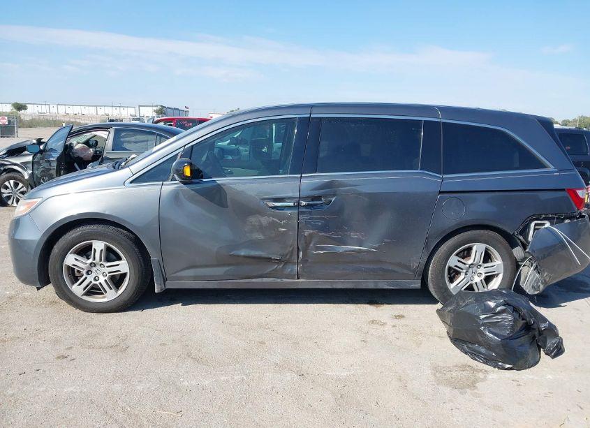 Photo 14 of 2013 Honda Odyssey TOURING/TOURING ELITE (VIN 5FNRL5H99DB010287)