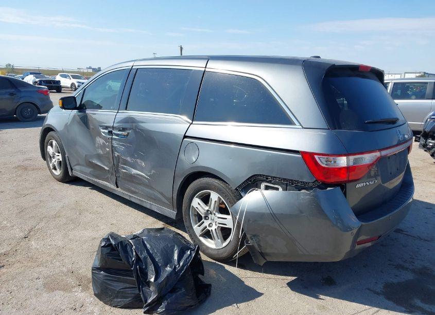 Photo 3 of 2013 Honda Odyssey TOURING/TOURING ELITE (VIN 5FNRL5H99DB010287)