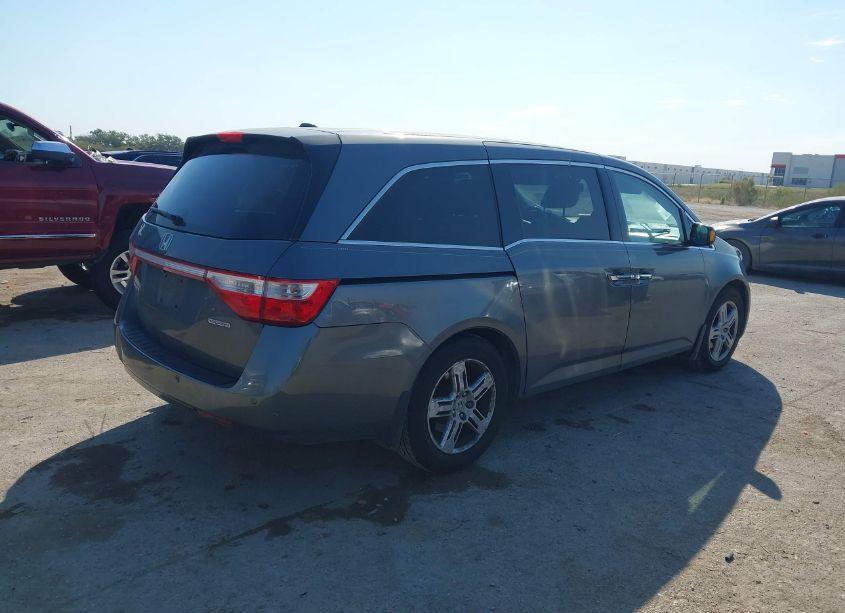 Photo 4 of 2013 Honda Odyssey TOURING/TOURING ELITE (VIN 5FNRL5H99DB010287)