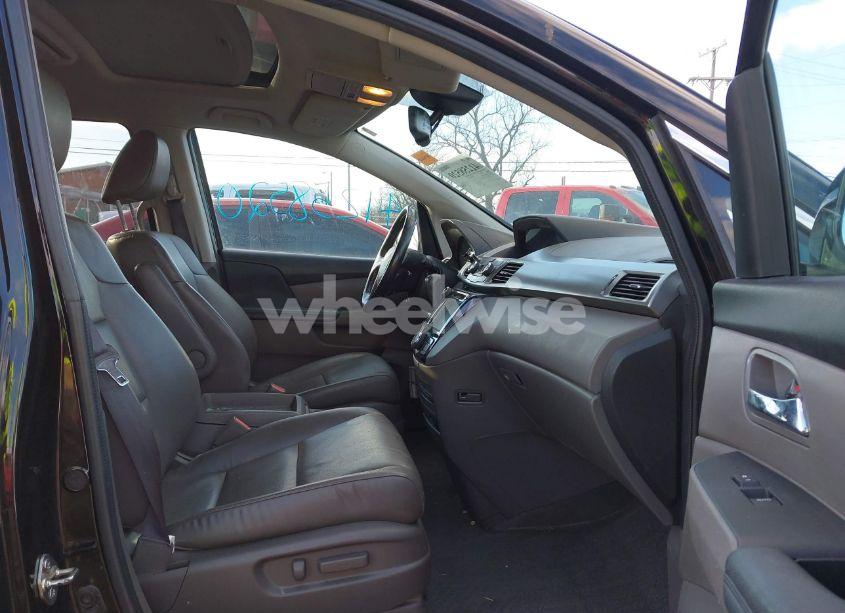 Photo 5 of 2016 Honda Odyssey TOURING/TOURING ELITE (VIN 5FNRL5H99GB045268)